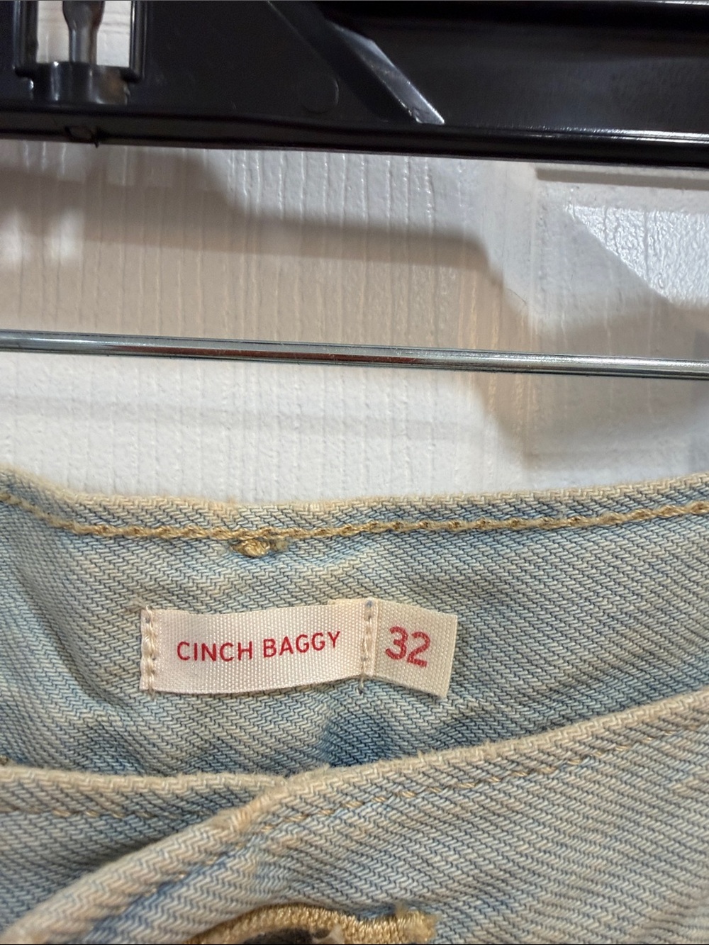 NWT Levi's Women Cinch Baggy High Rise Loose thru Hips & Thighs Wide Leg - Picture 7 of 7